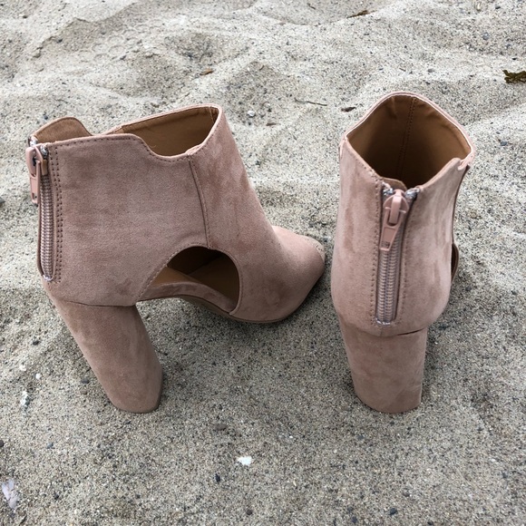 NEW Side Cut Peep Toe Chunky Heel Ankle Booties - Picture 4 of 6